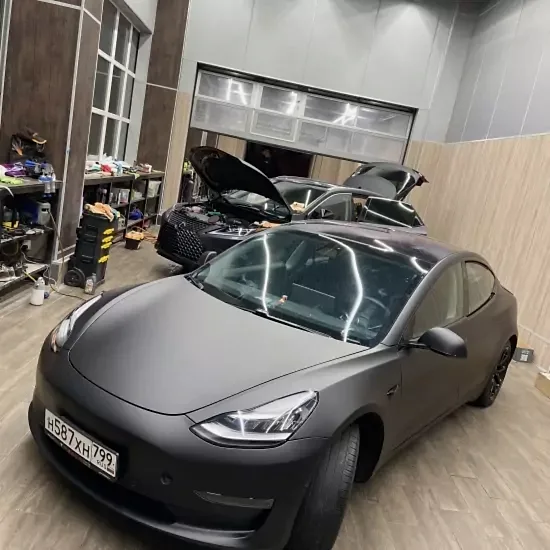 Оклейка в матовый полиуретан Tesla Model 3