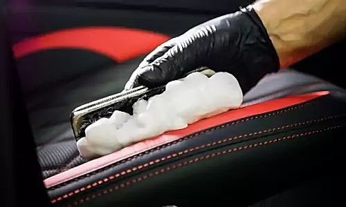 Детейлинг химчистка автомобиля с использованием безопасной автохимии Детейлинг химчистка автомобиля с использованием безопасной автохимии