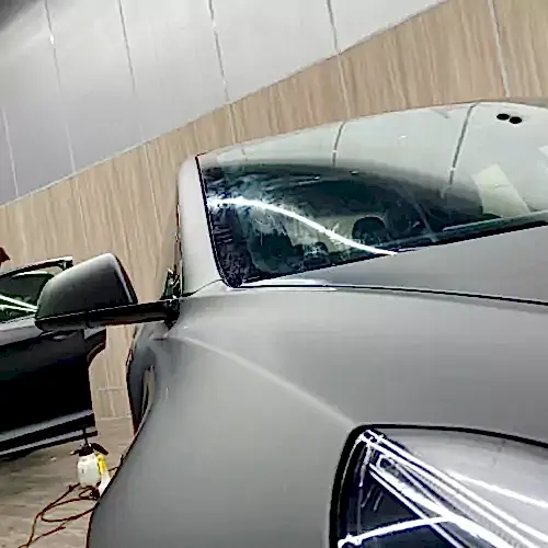 oklejka-v-matovyj-poliuretan-tesla-model-3-9