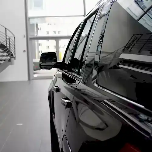 oklejka-poliuretanovoj-plyonkoj-cadillac-escalade-iv-6
