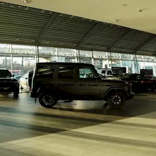 oklejka-plenkoj-chernogo-mercedes-benz-g-klass-9