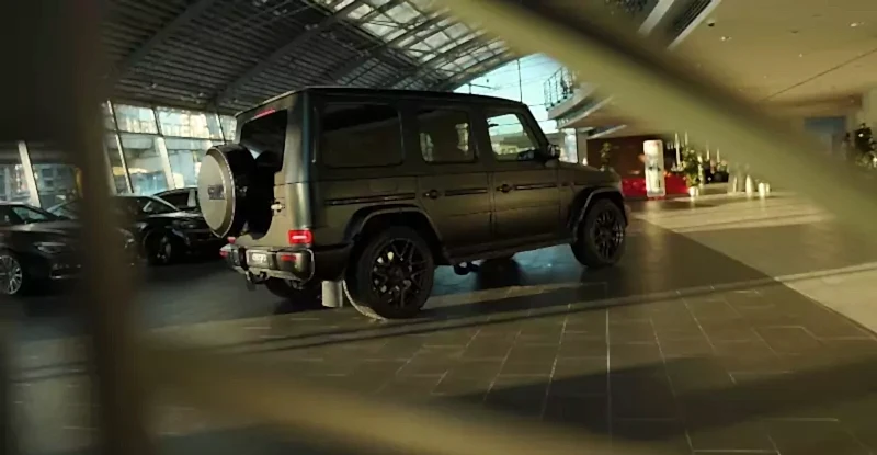 oklejka-plenkoj-chernogo-mercedes-benz-g-klass-26