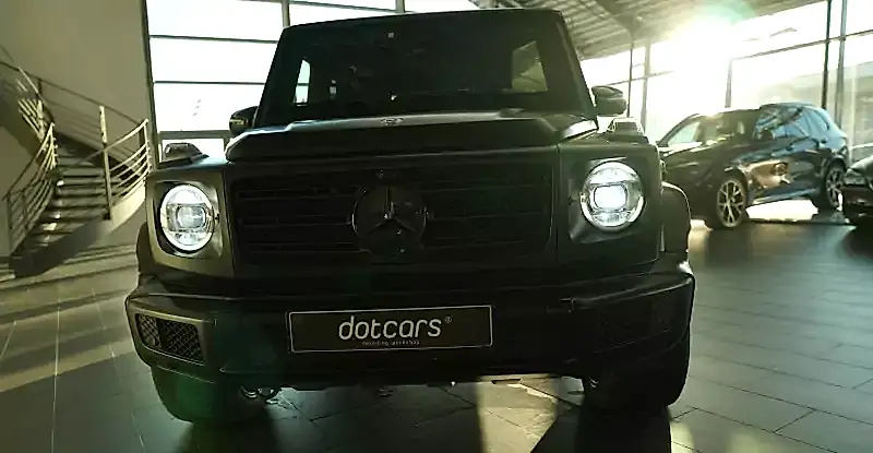 oklejka-plenkoj-chernogo-mercedes-benz-g-klass-1