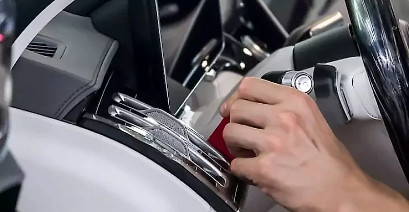 limitirovannyj-avtomobil-mercedes-maybach-serii-edition-100-12