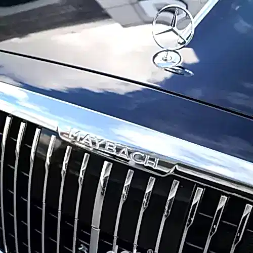 limitirovannyj-avtomobil-mercedes-maybach-serii-edition-100-21