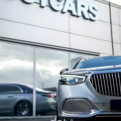 limitirovannyj-avtomobil-mercedes-maybach-serii-edition-100-26