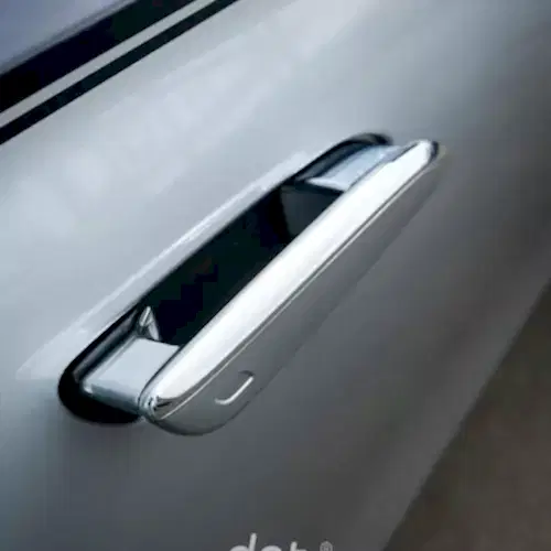 limitirovannyj-avtomobil-mercedes-maybach-serii-edition-100-31