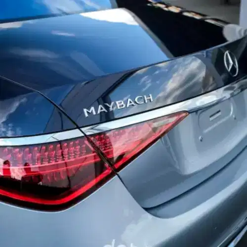 limitirovannyj-avtomobil-mercedes-maybach-serii-edition-100-34