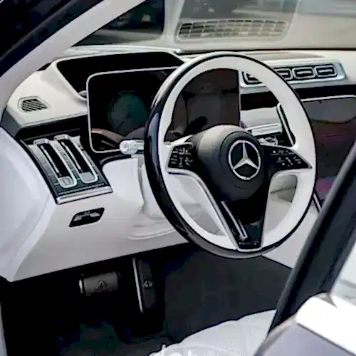 limitirovannyj-avtomobil-mercedes-maybach-serii-edition-100-1