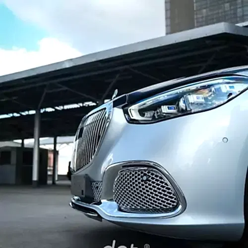 limitirovannyj-avtomobil-mercedes-maybach-serii-edition-100-39