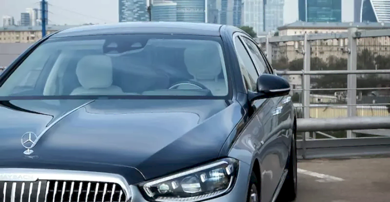 limitirovannyj-avtomobil-mercedes-maybach-serii-edition-100-52
