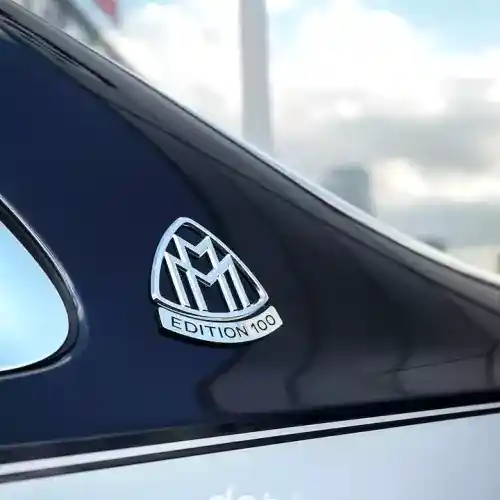 limitirovannyj-avtomobil-mercedes-maybach-serii-edition-100-6